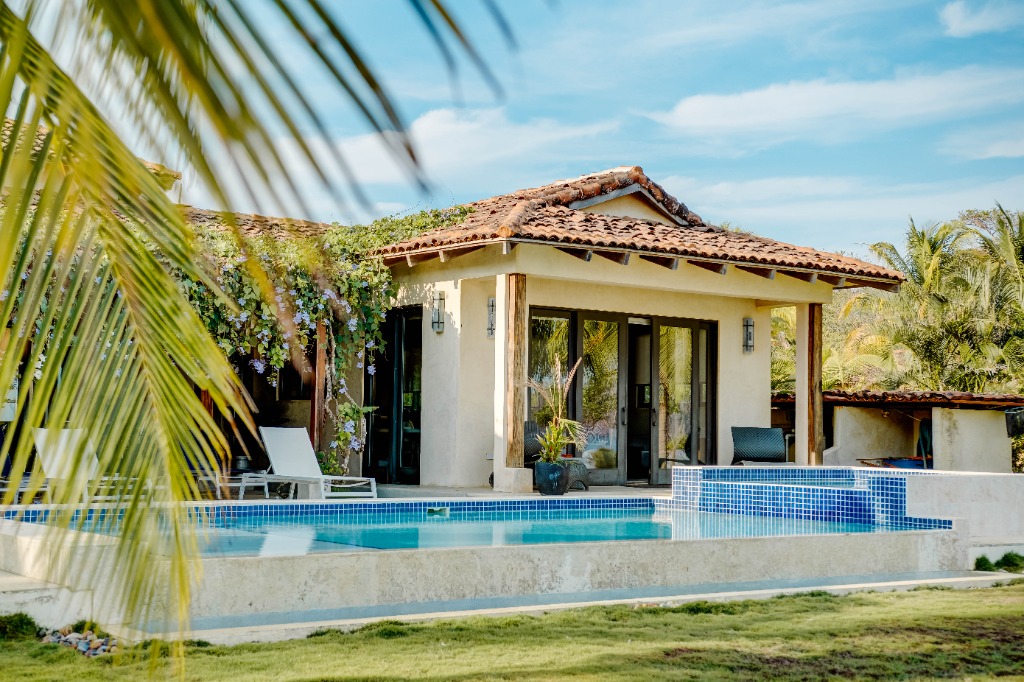 Piscina Infinity & Fachada - Villa Vista Mar